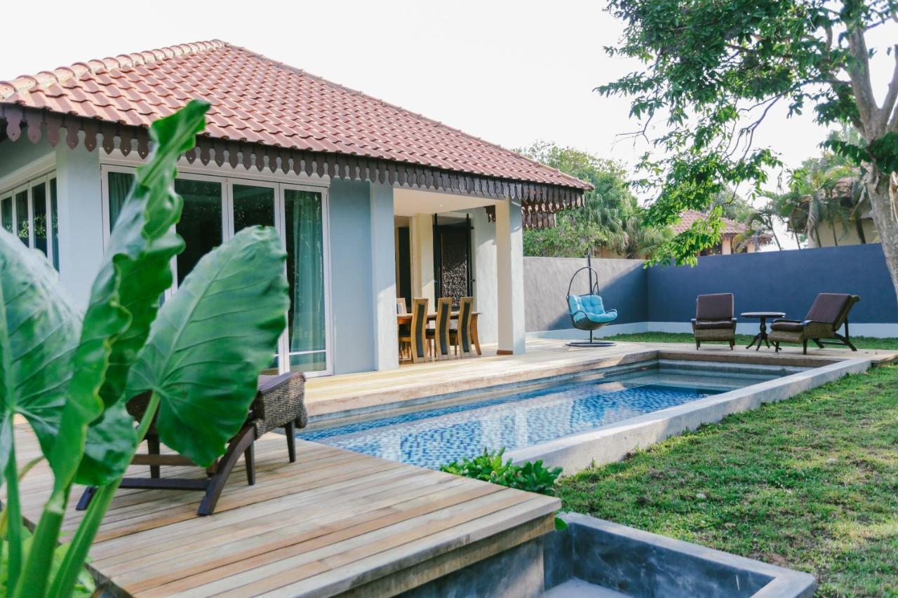 Royale Riviera Resort Private Pool Villas Pantai Cenang  Exteriör bild