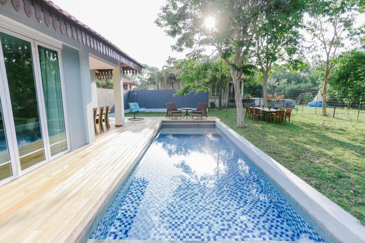 Royale Riviera Resort Private Pool Villas Pantai Cenang  Exteriör bild