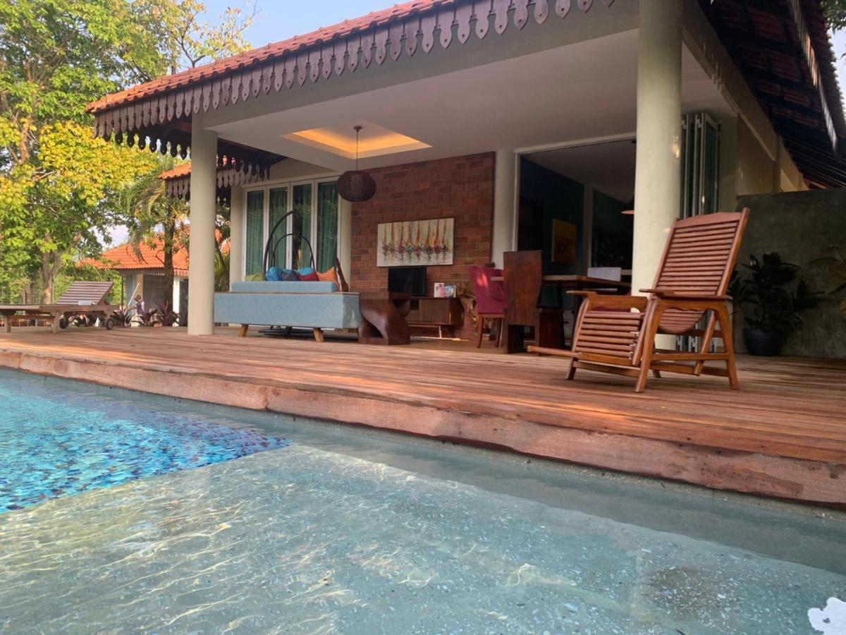 Royale Riviera Resort Private Pool Villas Pantai Cenang  Exteriör bild