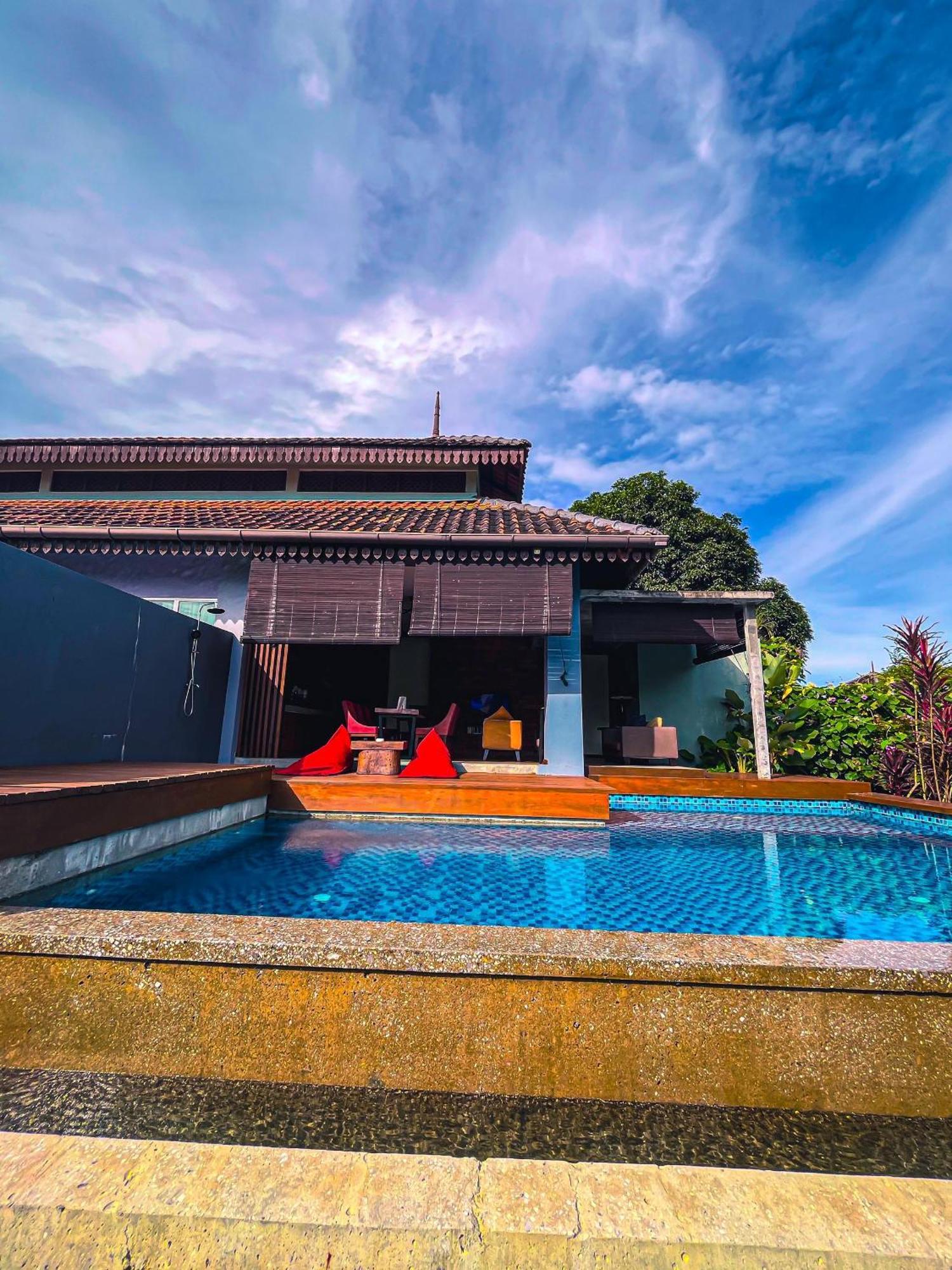 Royale Riviera Resort Private Pool Villas Pantai Cenang  Exteriör bild